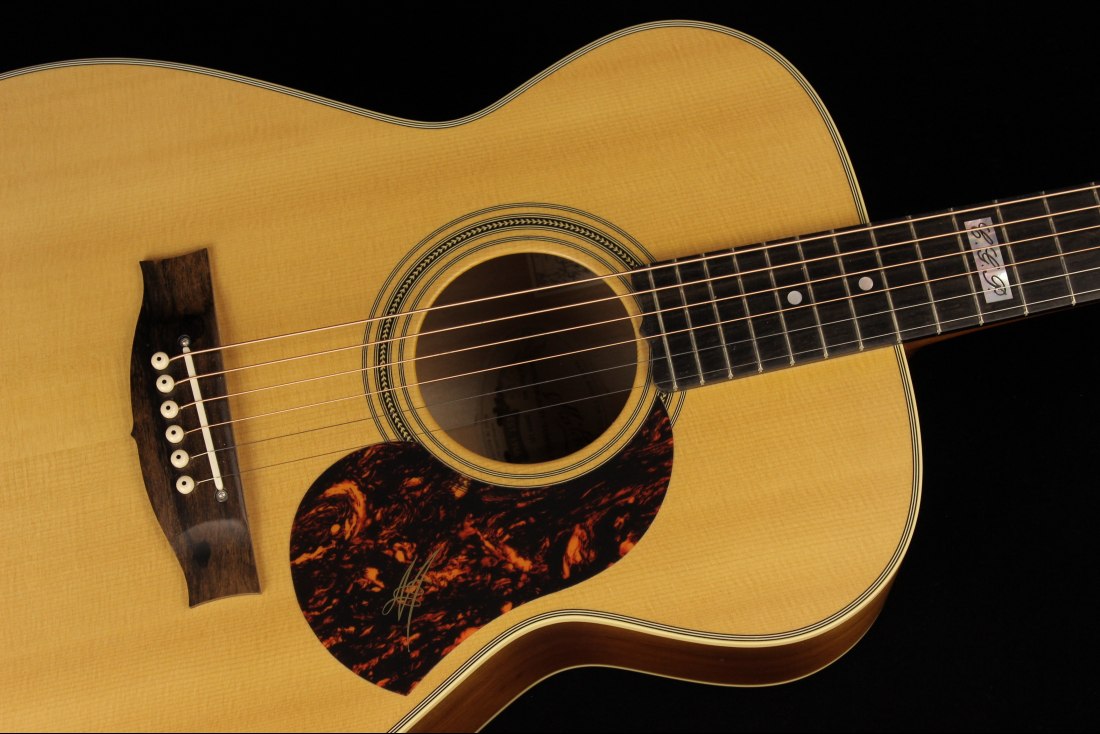Maton EBG808TE