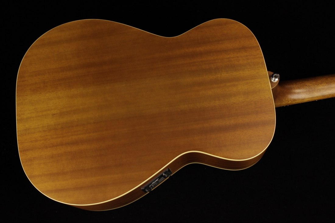 Maton EBG808TE