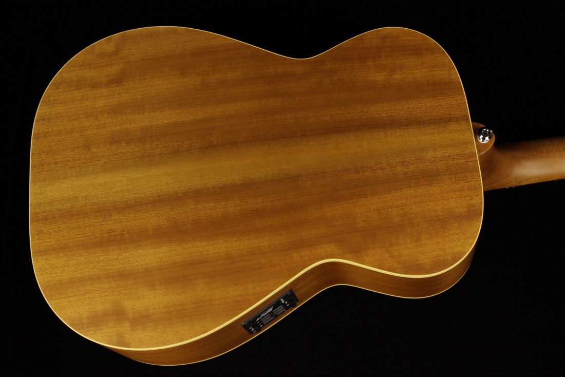 Maton EBG808TE