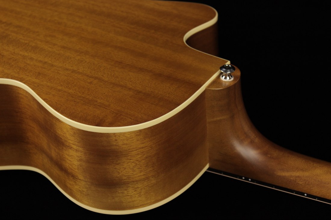 Maton EBG808TEC Tommy Emmanuel