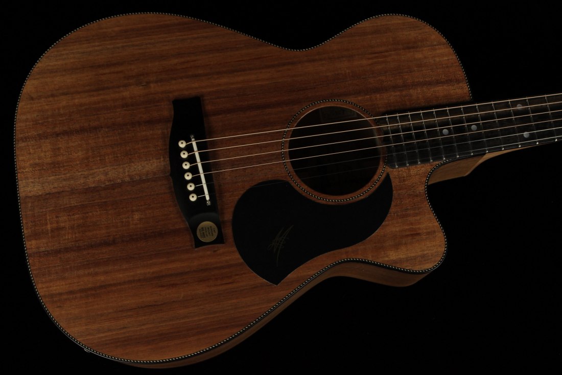 Maton EBW808C