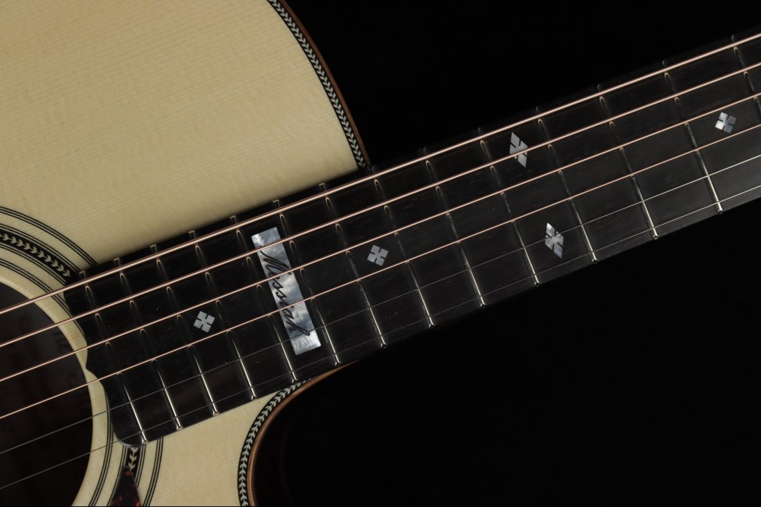 Maton EM100C Messiah