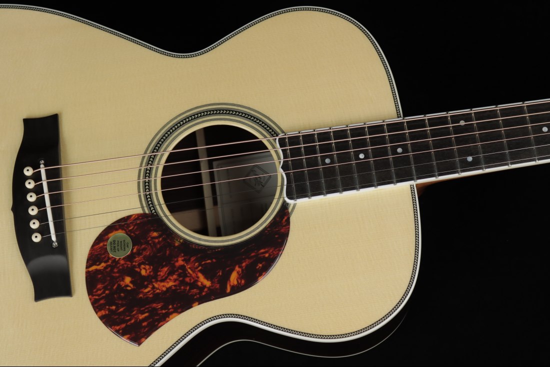 Maton Master Built Classic