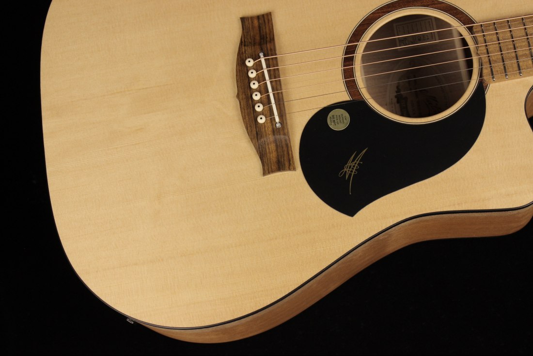 Maton SRS60C