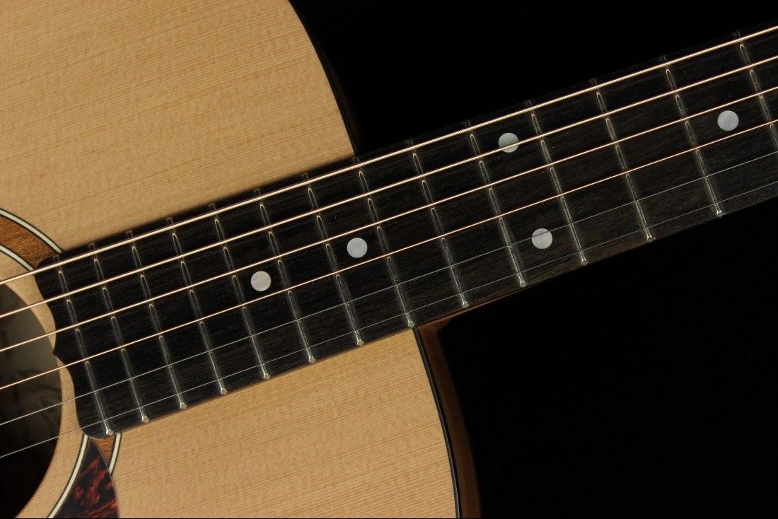 Maton SRS808