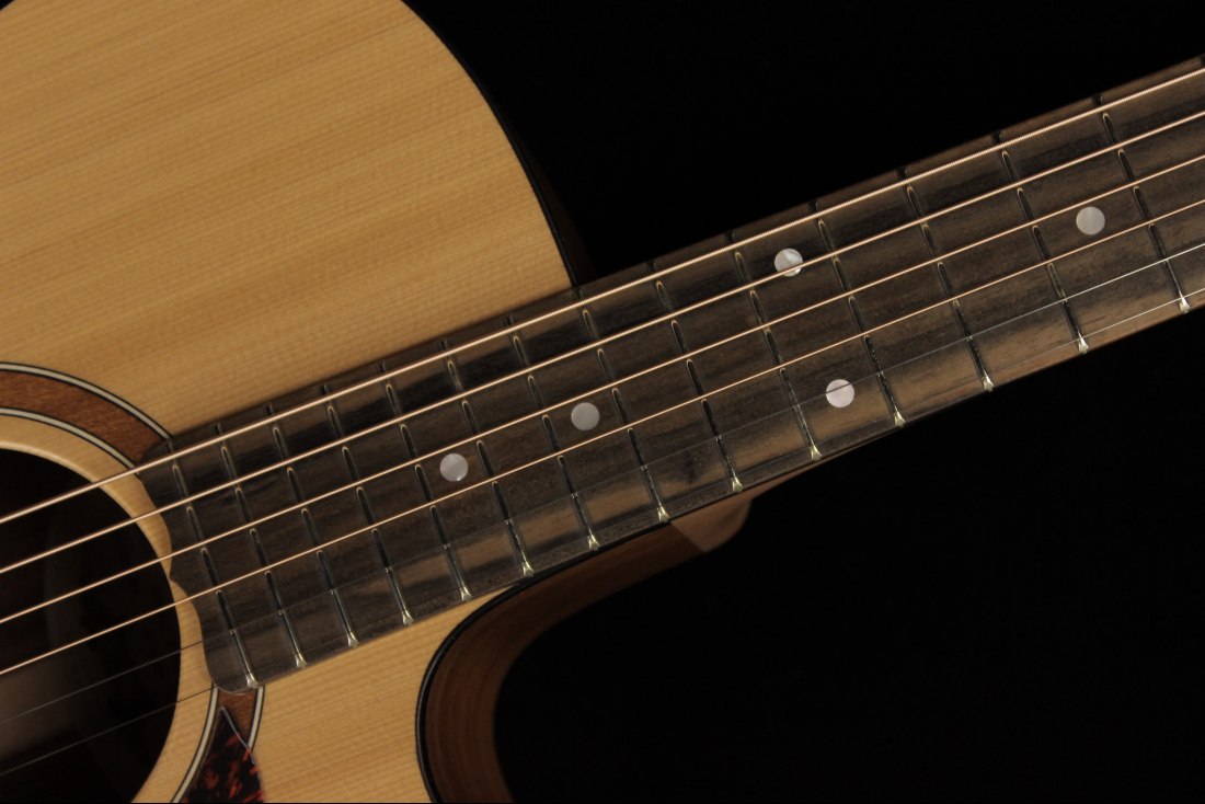 Maton SRS808C