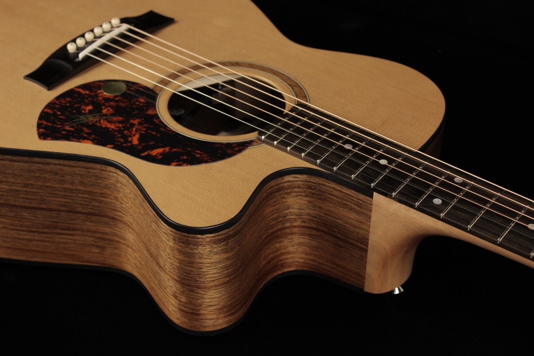 Maton SRS808C