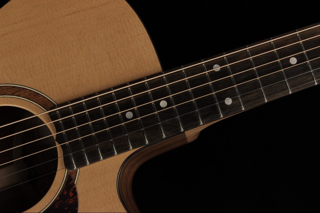 Maton SRS808C