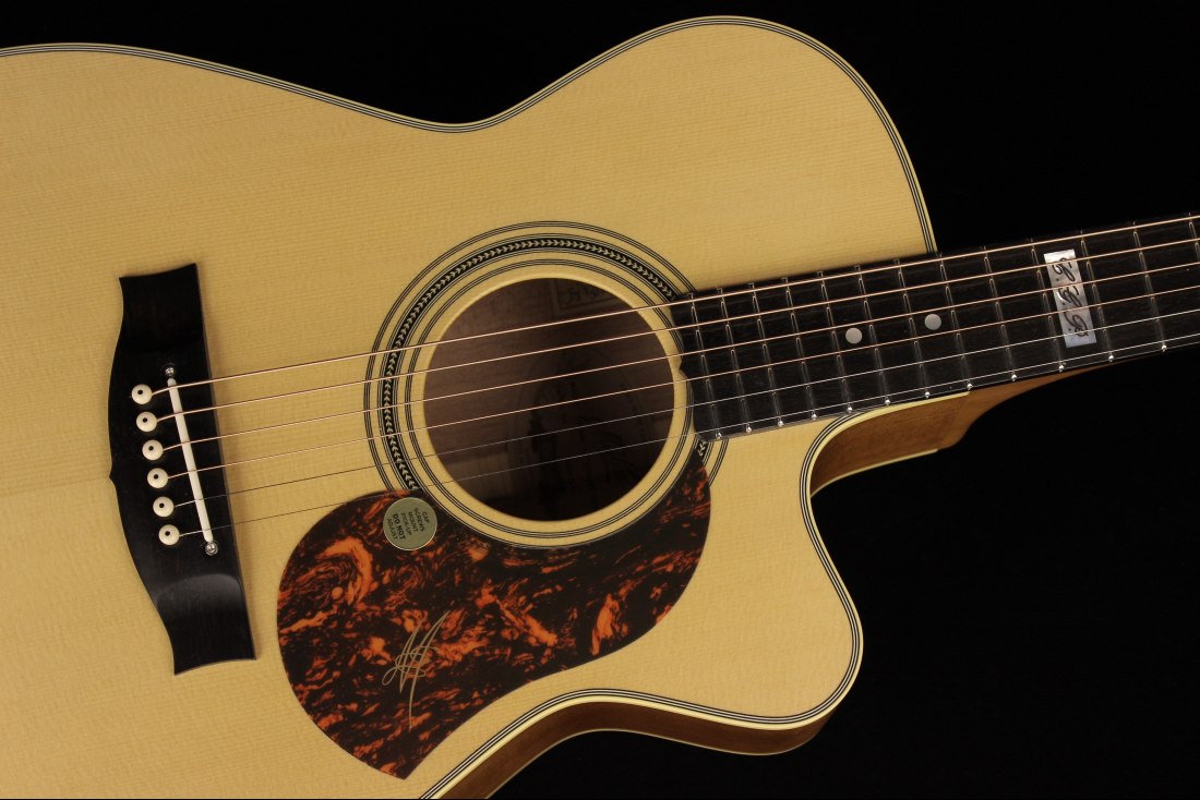 Maton SRS808C