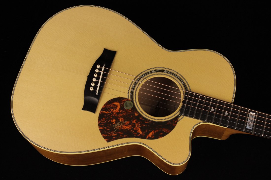 Maton SRS808C