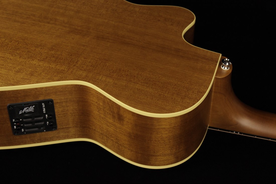 Maton SRS808C