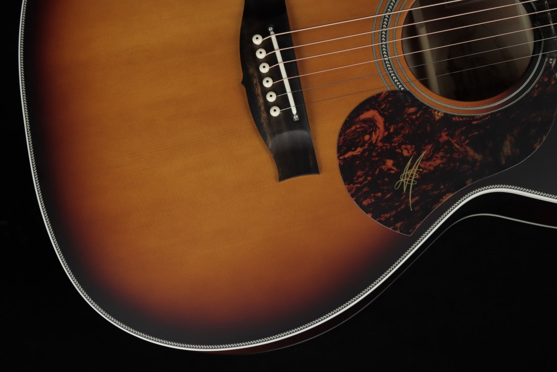 Maton Troubadour Traditional