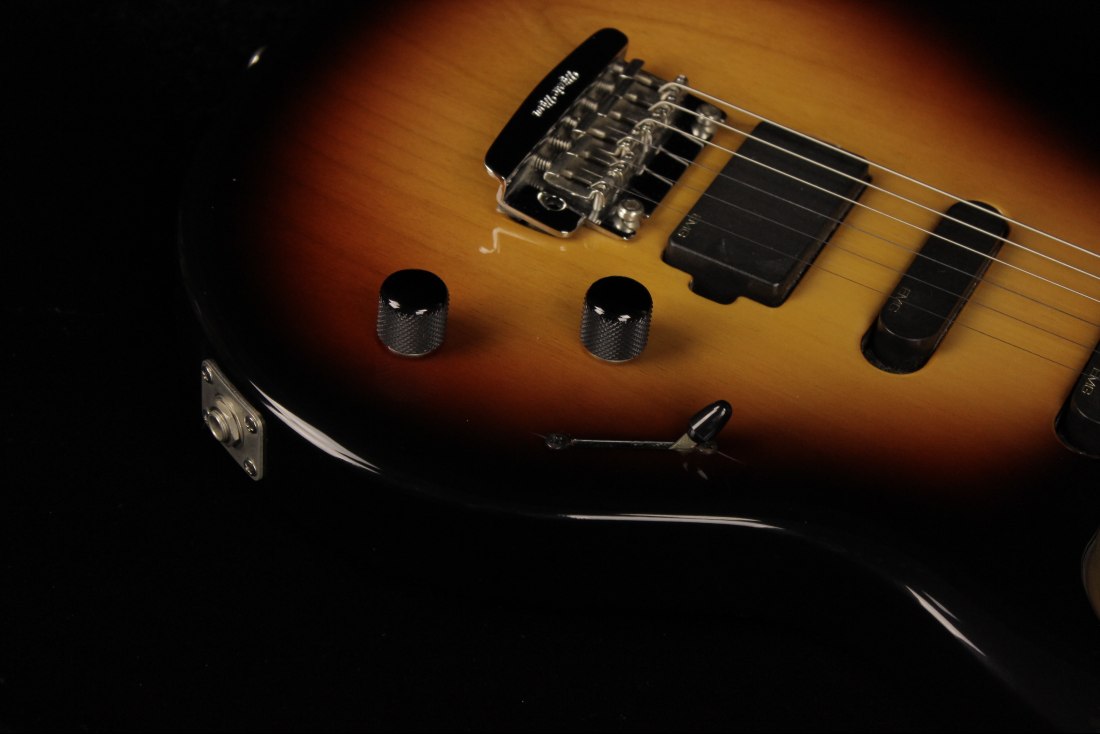 Music Man Luke - VS