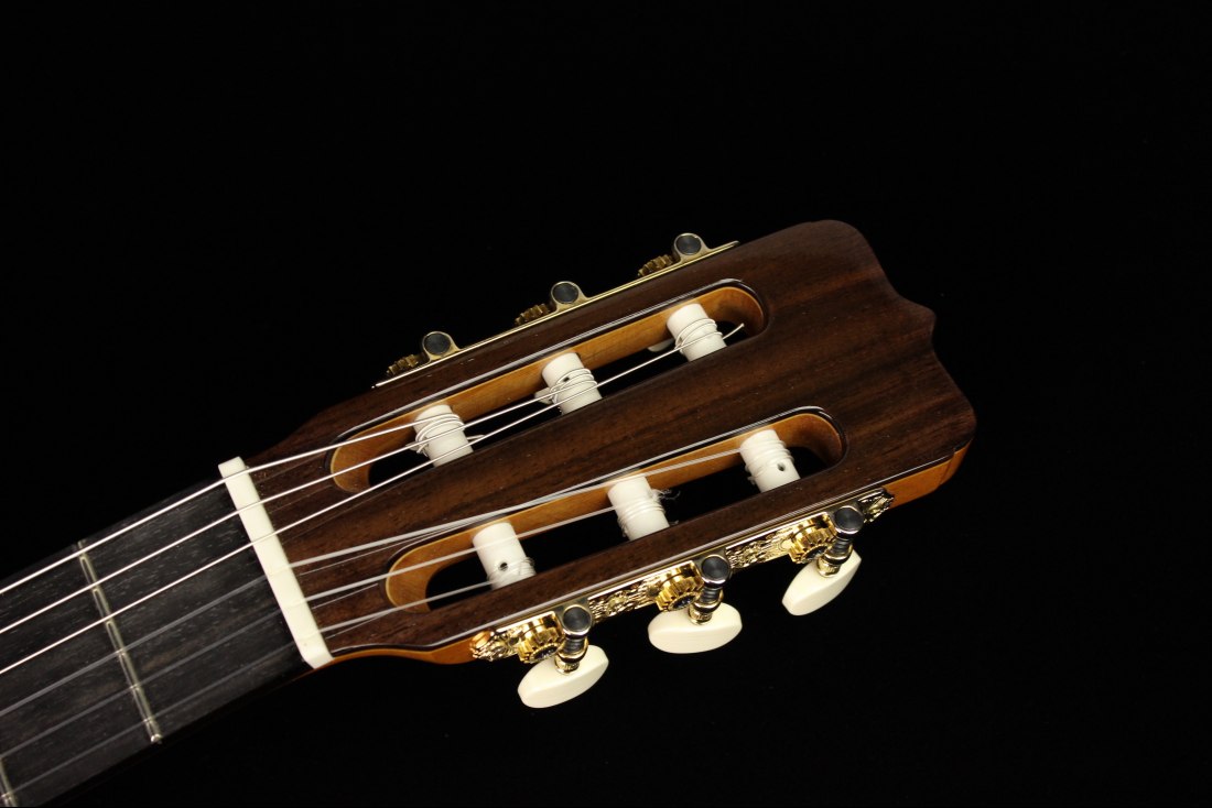 Ramirez Guitarra del Tiempo Cedar