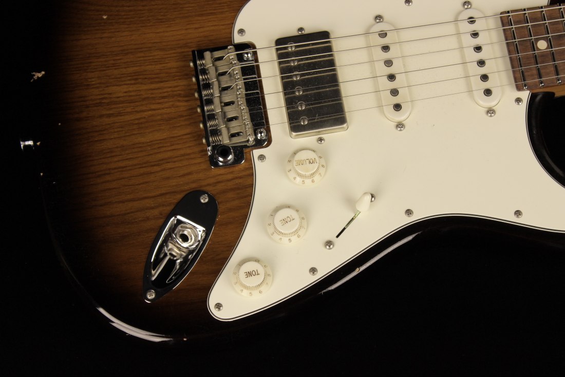 Suhr Classic S Antique Roasted Swamp Ash HSS - 2TB