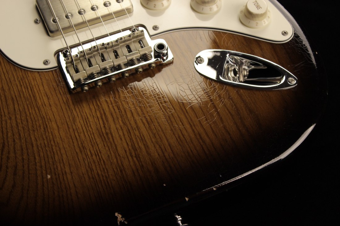 Suhr Classic S Antique Roasted Swamp Ash HSS - 2TB