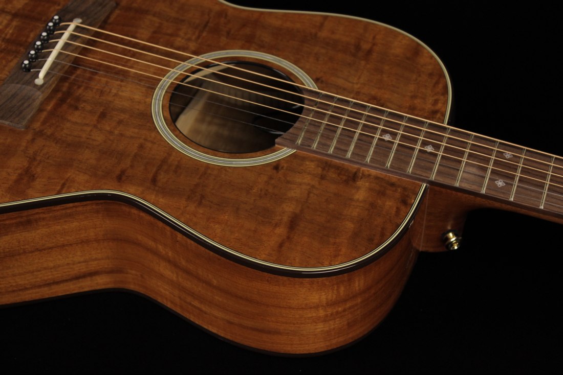 Takamine EF407 Legacy Series