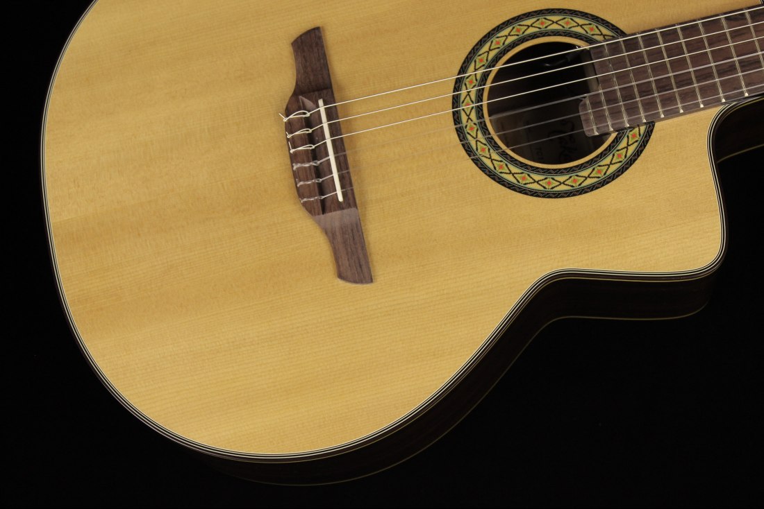 Takamine TC135SC