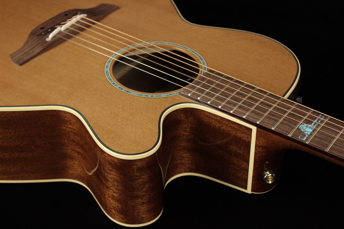 Takamine TSF40C Legacy Series Santa Fe