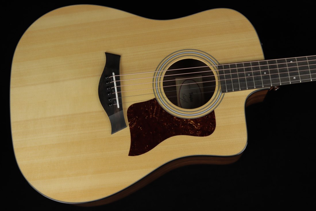 Taylor 210ce Plus