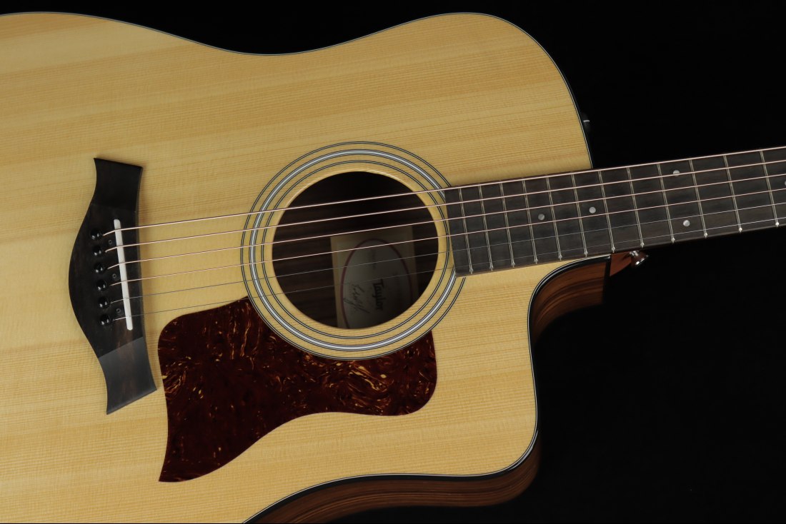 Taylor 210ce Plus