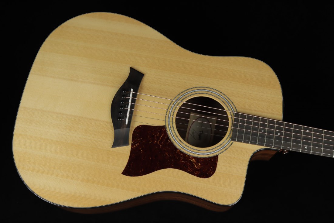 Taylor 210ce Plus