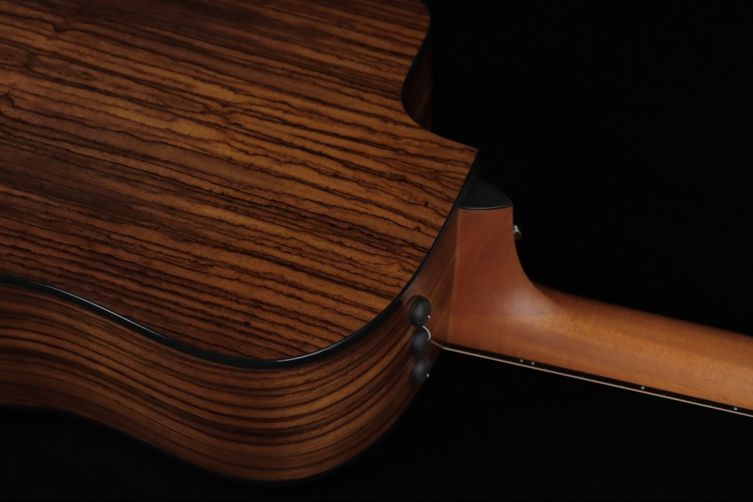 Taylor 210ce Plus