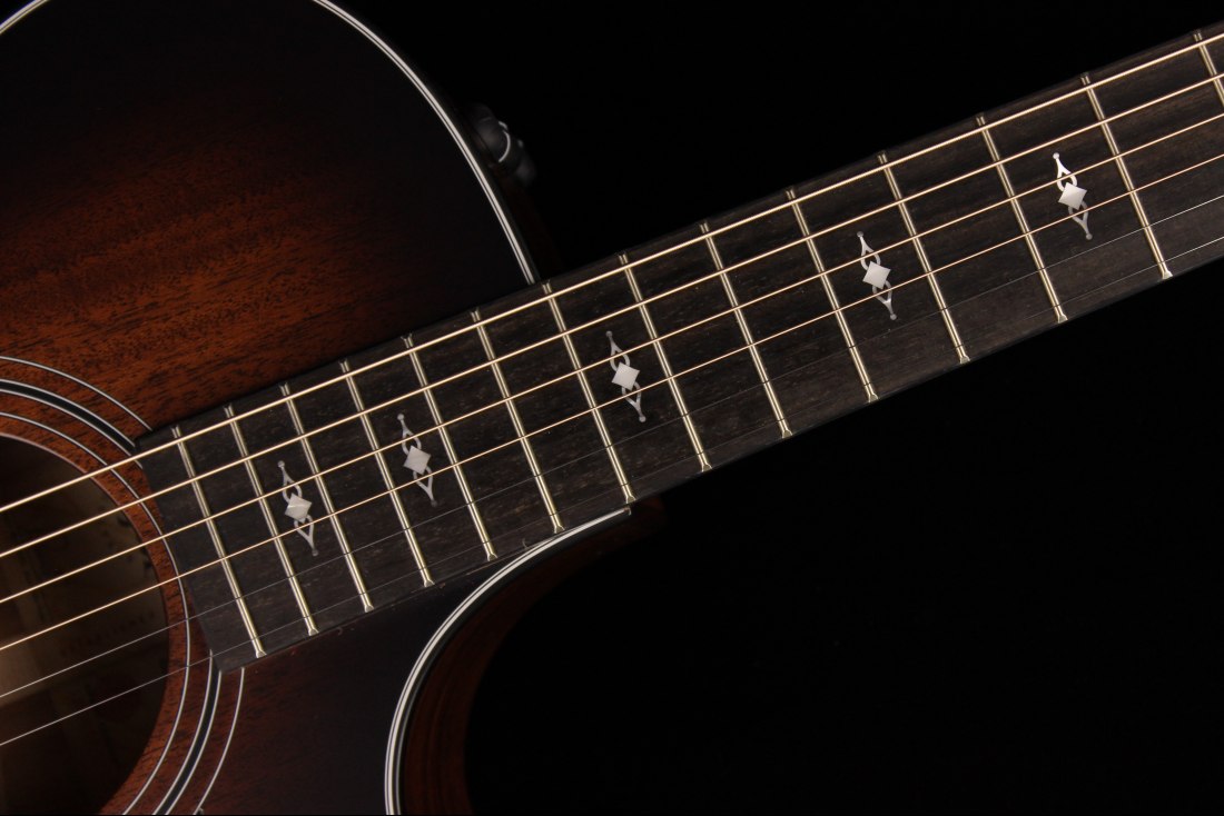 Taylor 322ce 12-Fret V-Class Bracing
