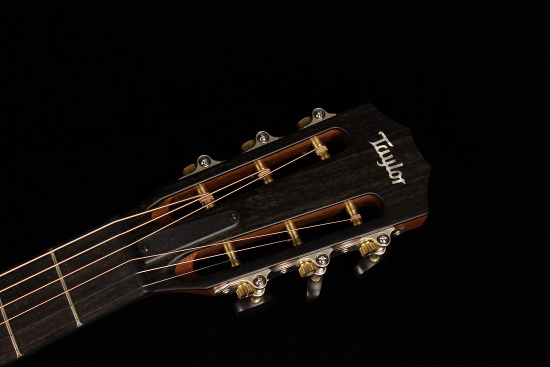 Taylor 322ce 12-Fret V-Class Bracing