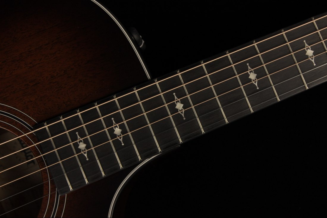 Taylor 322ce 12-Fret V-Class Bracing