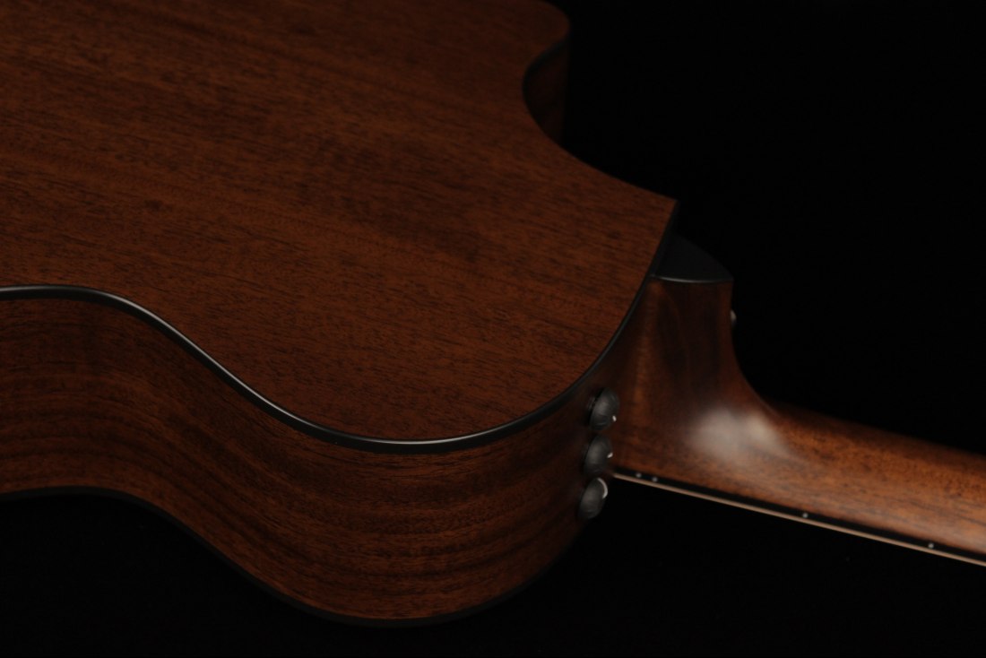 Taylor 322ce 12-Fret V-Class Bracing