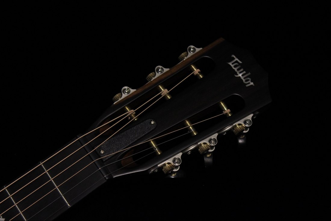 Taylor 322ce 12-Fret V-Class Bracing