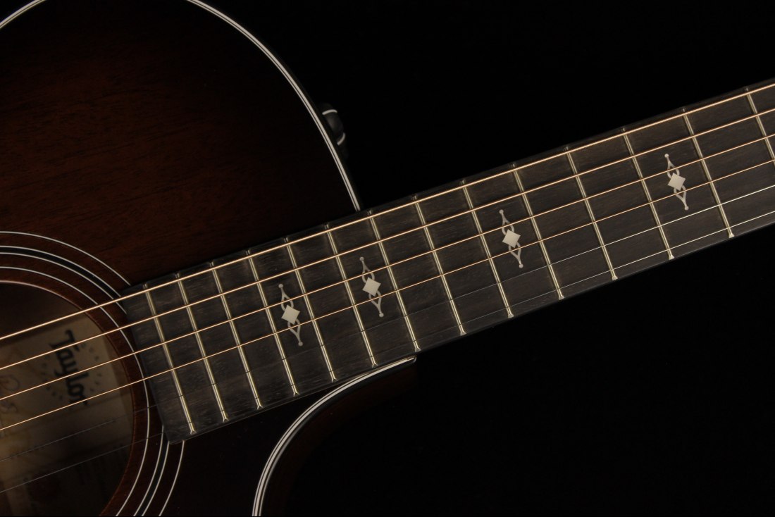 Taylor 324ce