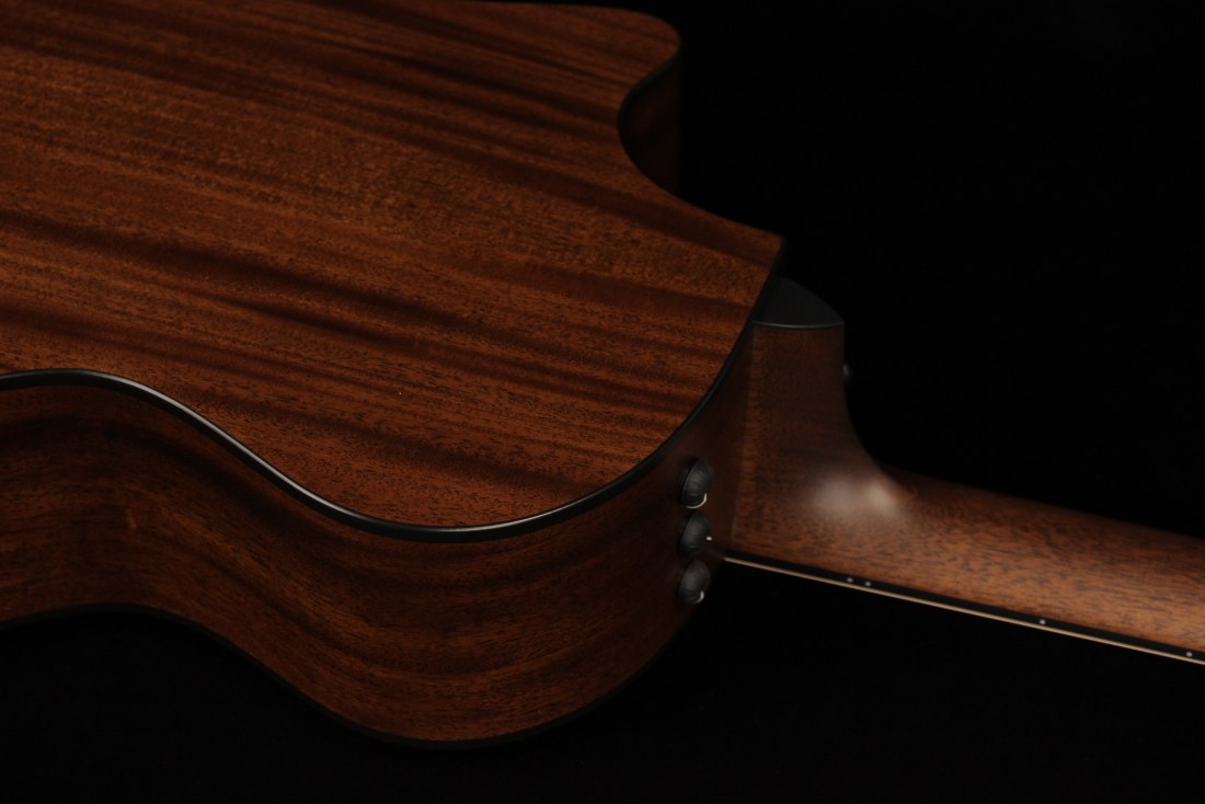 Taylor 324ce