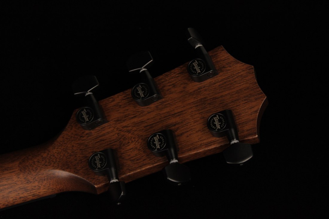 Taylor 324ce