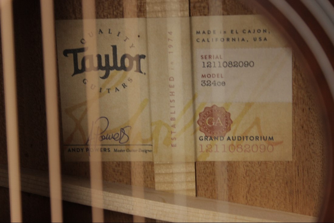 Taylor 324ce