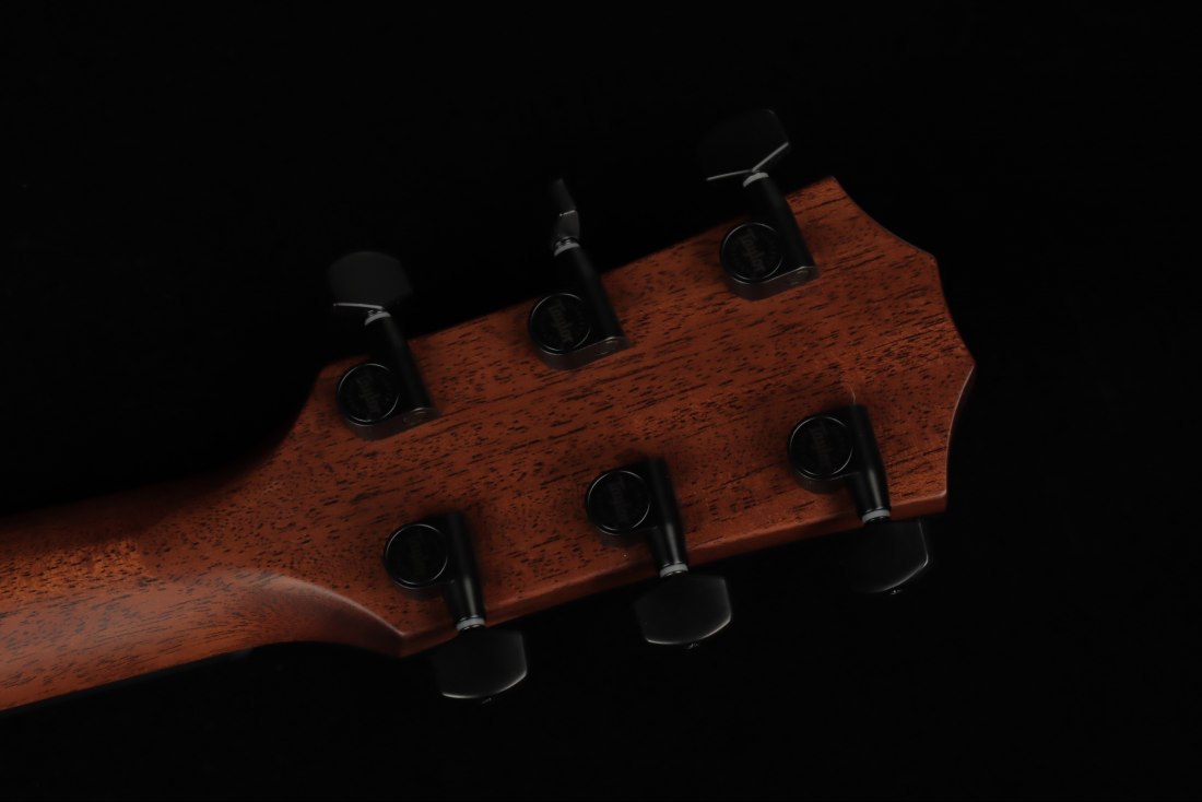 Taylor 324ce