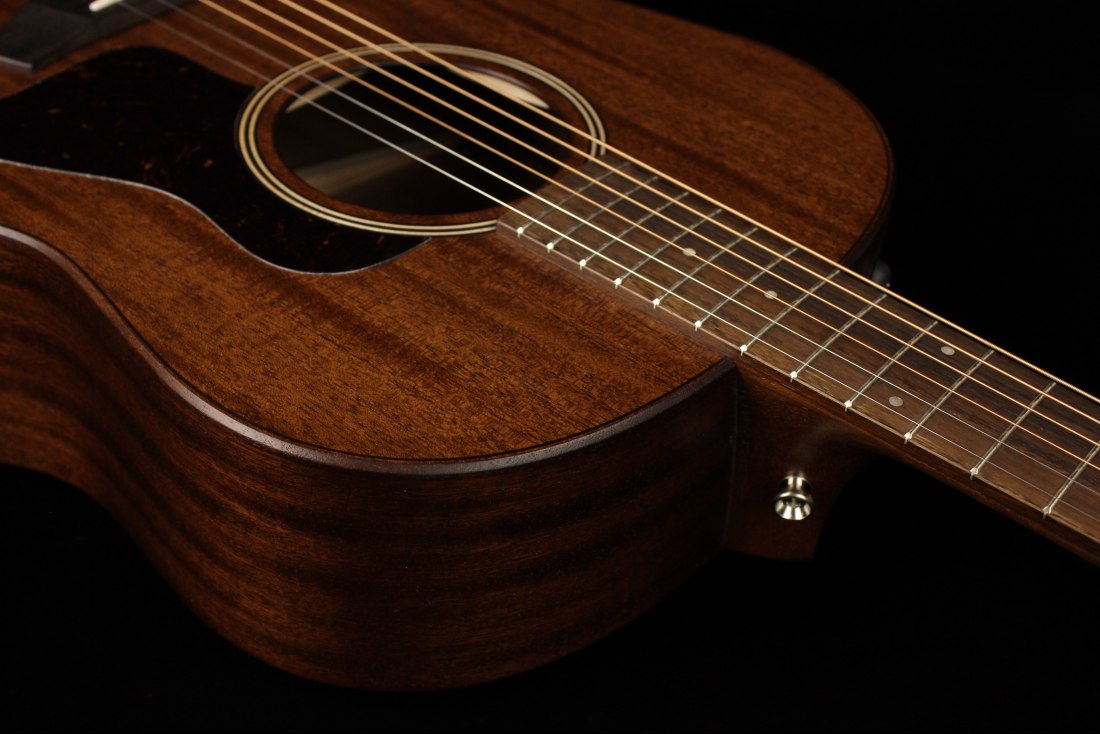 Taylor AD27e Mahogany