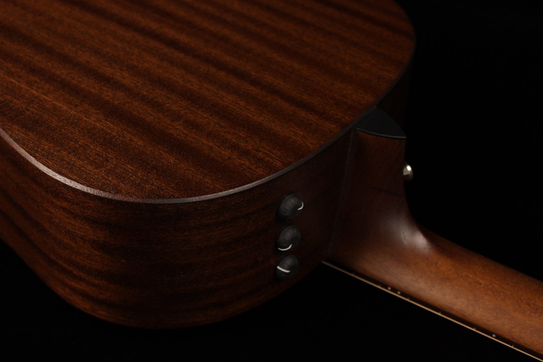 Taylor AD27e Mahogany