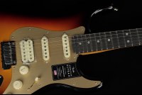 Fender American Ultra II Stratocaster HSS - EB ULB