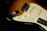 Fender American Ultra Stratocaster - RW ULB