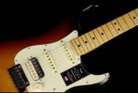 Fender American Ultra Stratocaster HSS - MN ULB