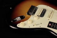 Fender American Ultra Stratocaster HSS - MN ULB
