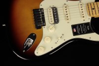 Fender American Ultra Stratocaster HSS - MN ULB