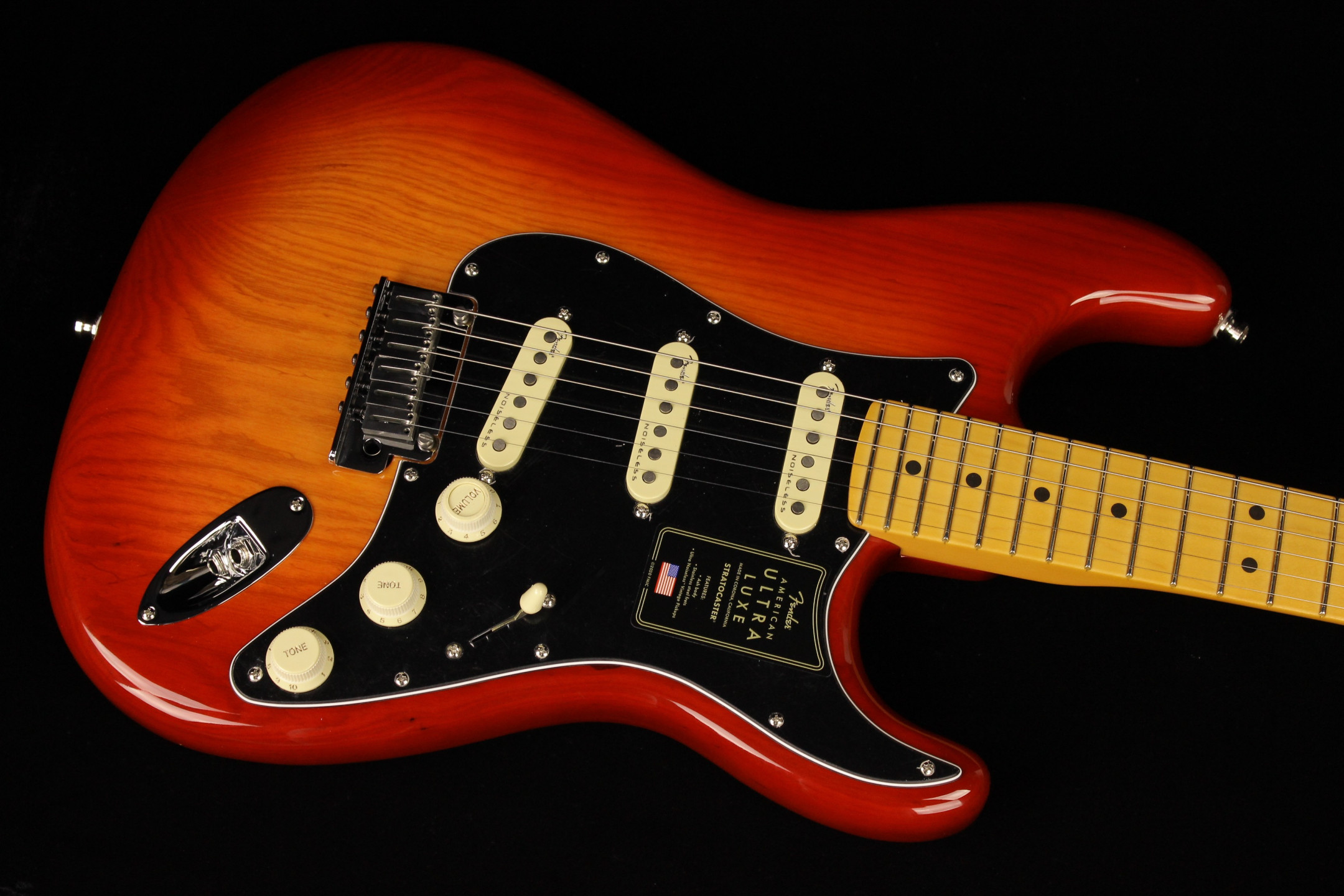 Fender American Ultra Luxe Stratocaster Plasma Red Burst (SN 