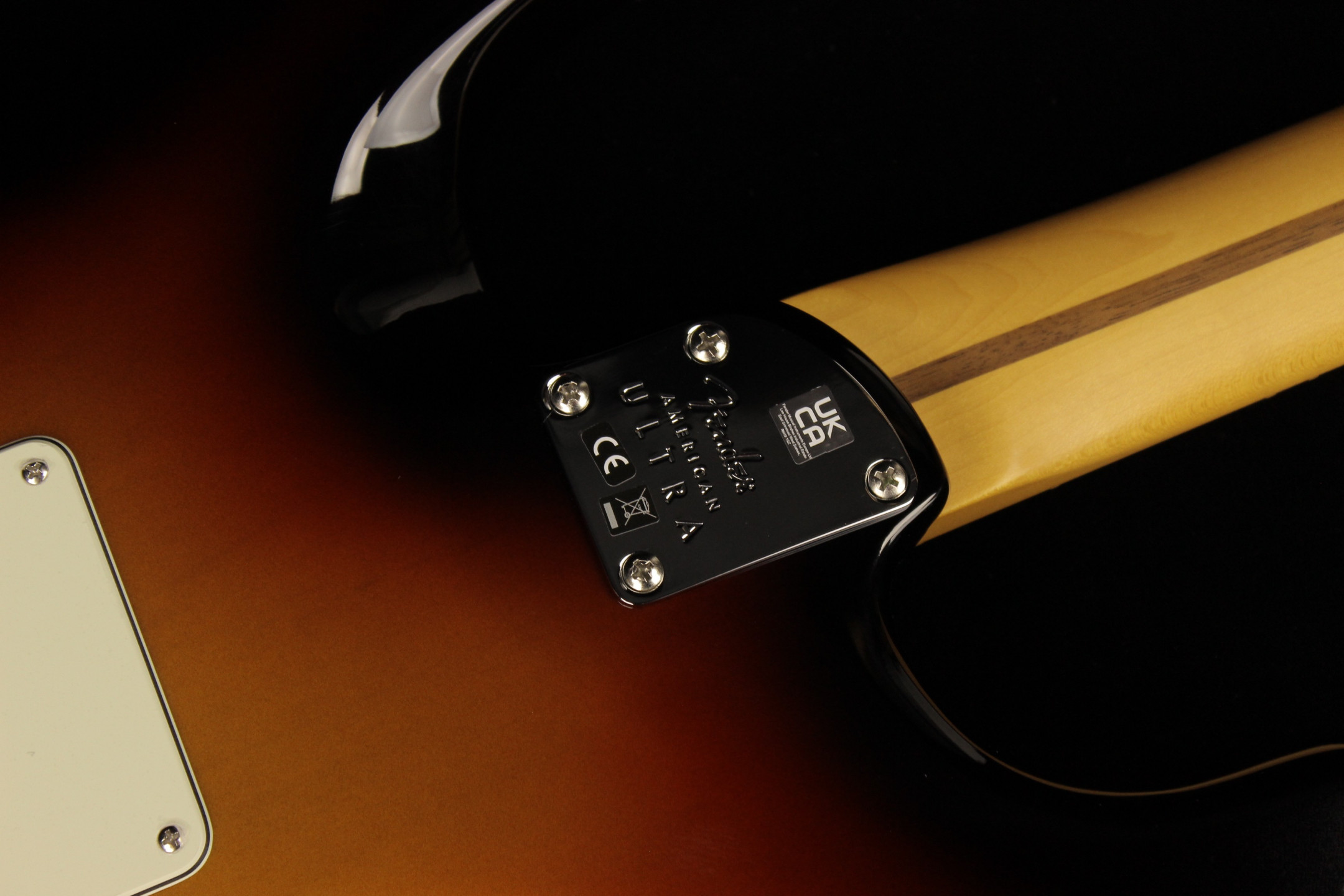 Fender American Ultra Stratocaster Ultraburst (SN: US22062809 