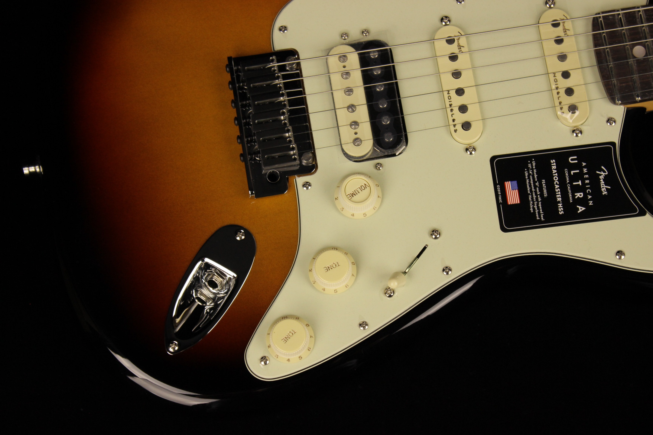 CMVictor - Guitare électrique Fender Strat American Ultra HSS RW -  Ultraburst