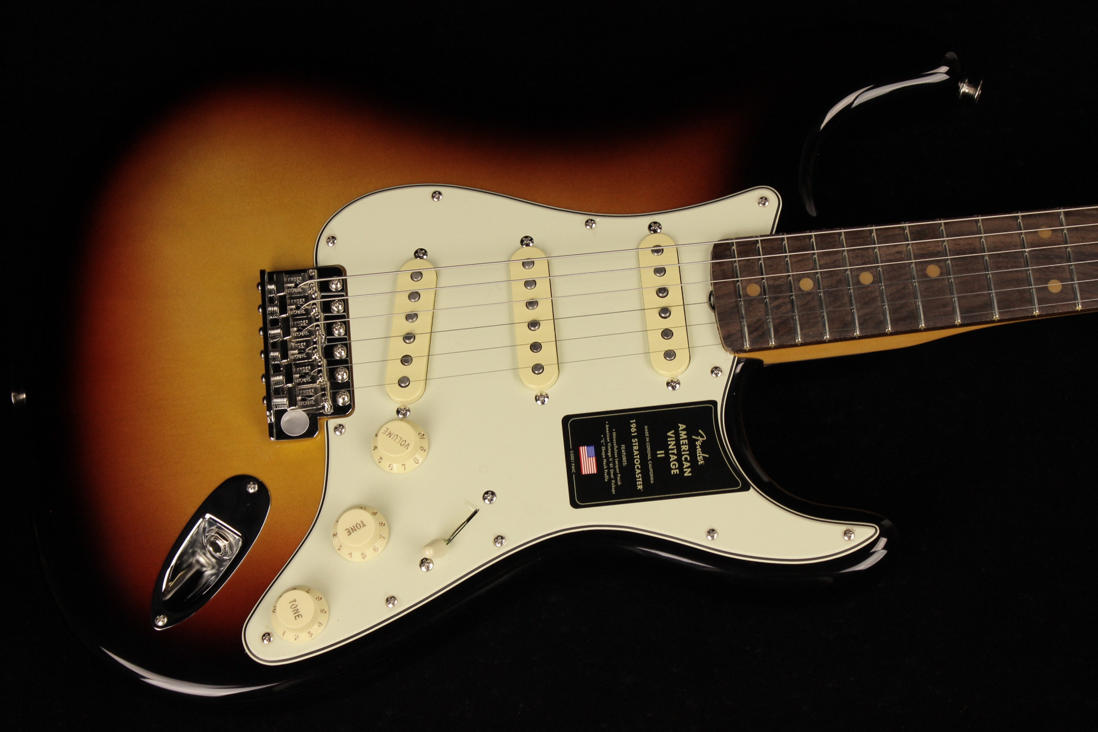 Amazon.com: Fender American Vintage II 1961 Stratocaster