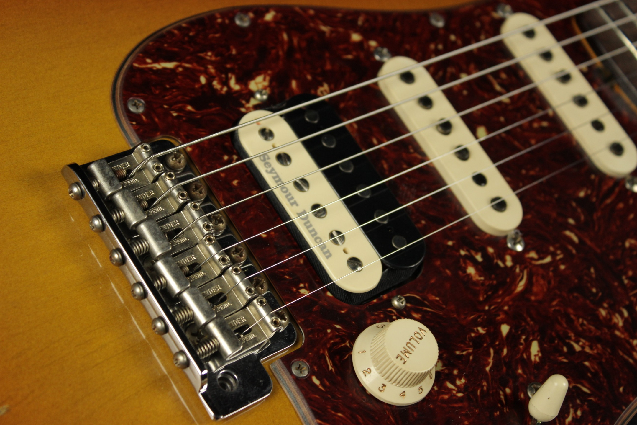 Fender Custom 1961 Stratocaster HSS Journeyman Relic Faded 3