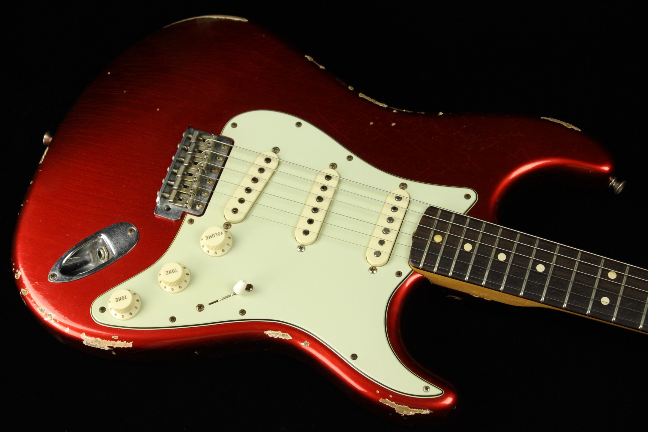 人気TOP Custom Fender 1963 (SN Red Apple Candy Relic Stratocaster 小物